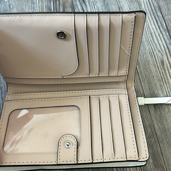Kate Spade wallet I forget the name - Picture 2 of 3